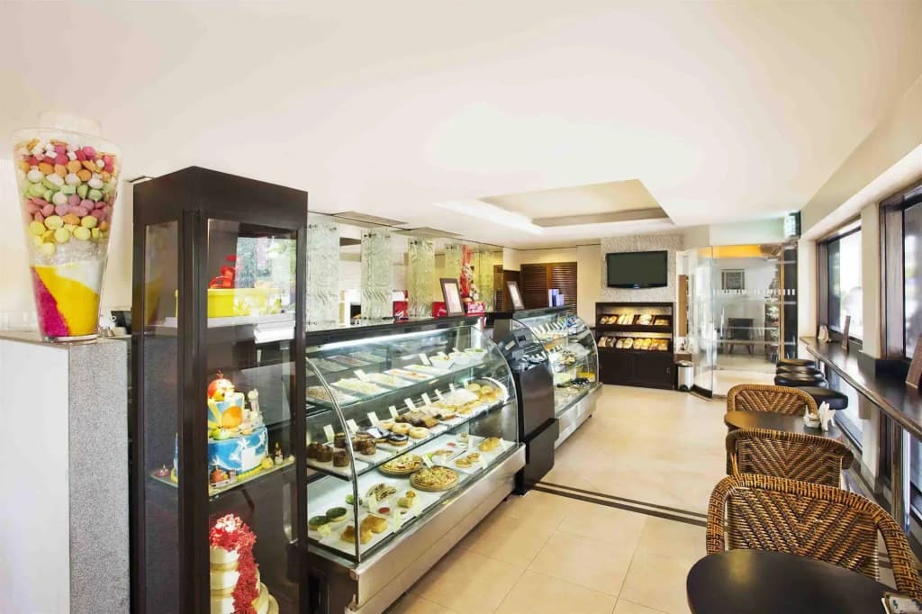 Eros Hotel New Delhi by IHG - photo 12