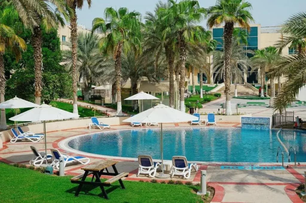 Metropolitan Al Mafraq Hotel - photo 13