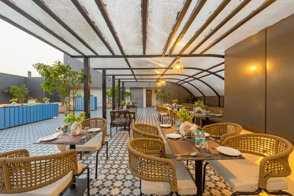 Saltstayz Premier - Paschim Vihar - photo 6