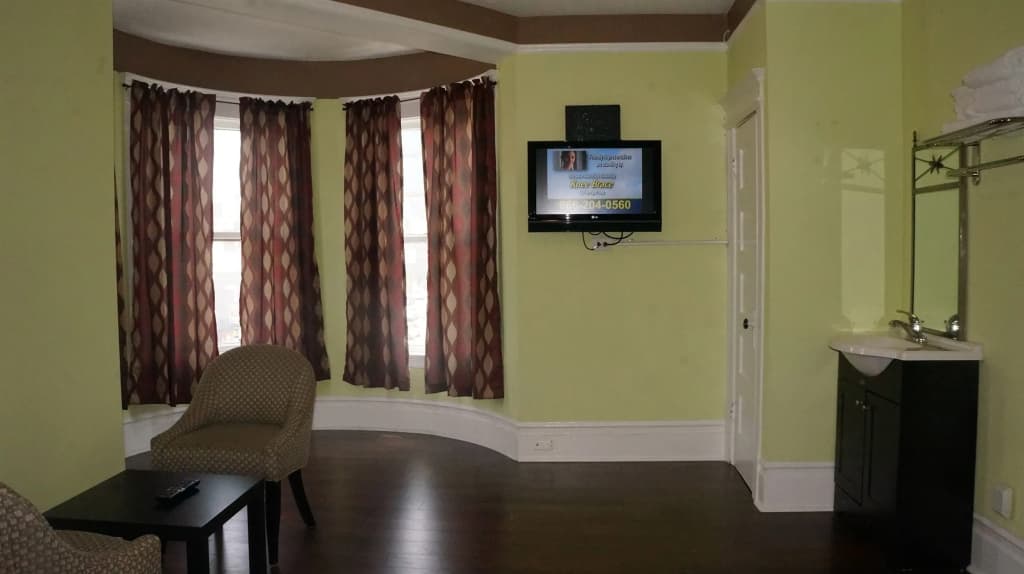 The Utah Inn - photo 9