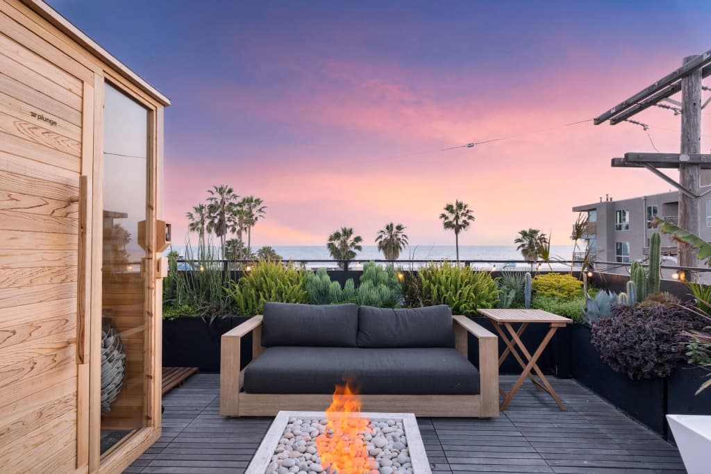 Venice View by Avantstay Walk to Venice Beach Rooftop, Ice Bath, Luxe Design - photo 1