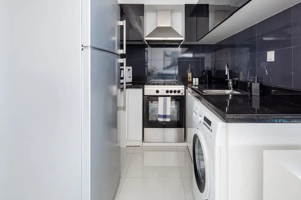 Stylish & Space-savvy 1BR Apt in Business Bay - photo 10