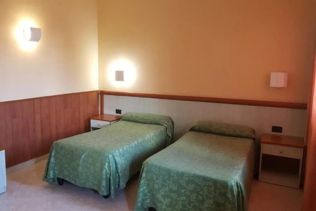 Hotel Laurence - photo 16