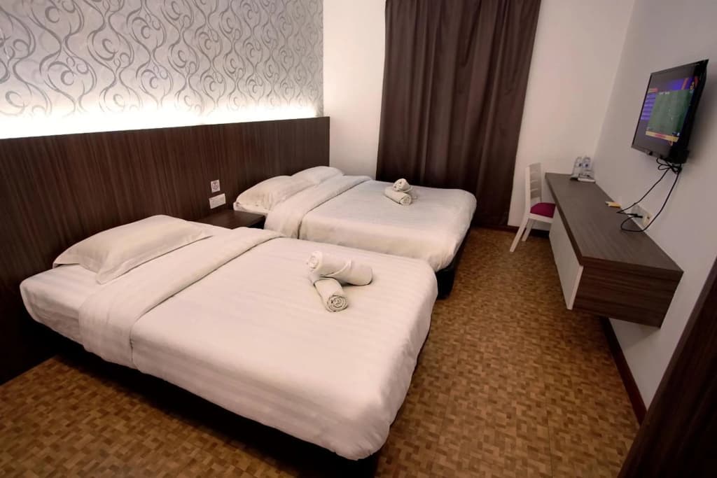 Pavilion Inn - photo 3