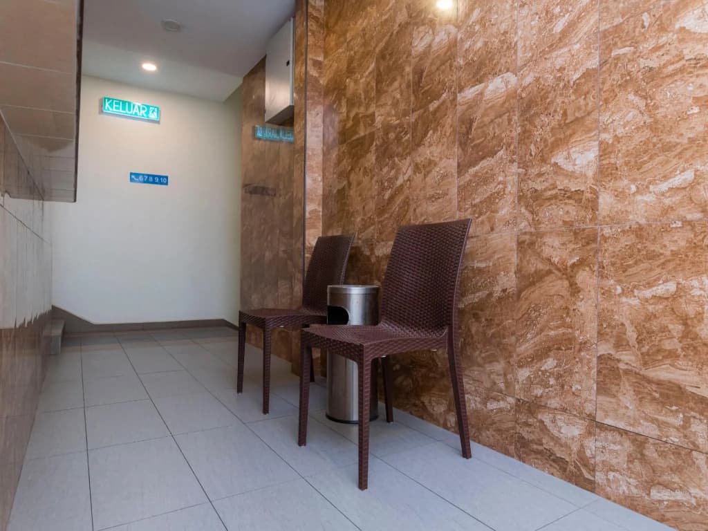 OYO 44095 Bluewater Hotel (2) - photo 6