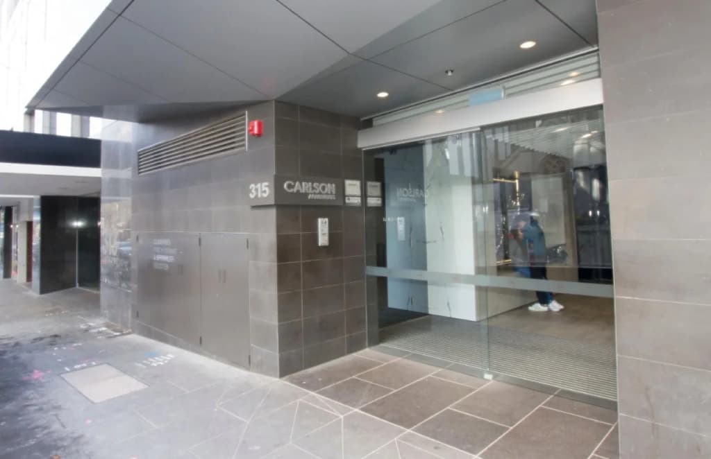 Carlson CBD Apartments - photo 14