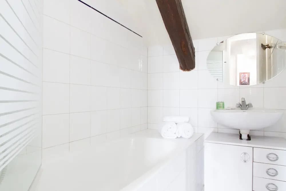 Le Marais - Beaubourg Apartment - photo 7