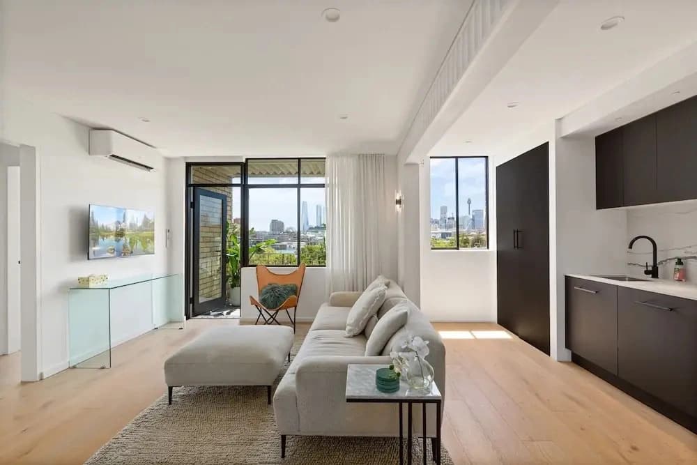 Bright 2-bed Apt With Spectacular Bridge Views - photo 5