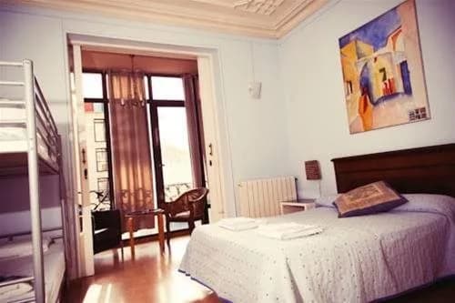 Hostal Central - photo 4