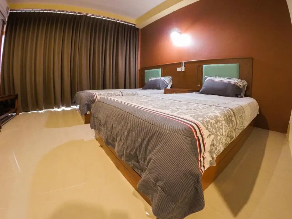 Madam House - photo 2