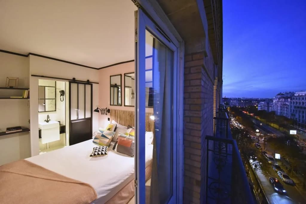 Madrigal hotel - photo 8