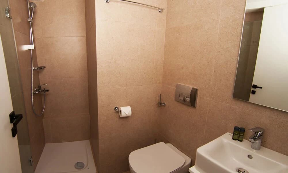 Phaedrus Living Exec Kriel Suites 101 - photo 10