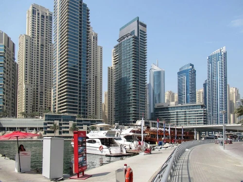 Striking 1BR in Dubai Marina - Minutes From Beach - photo 14