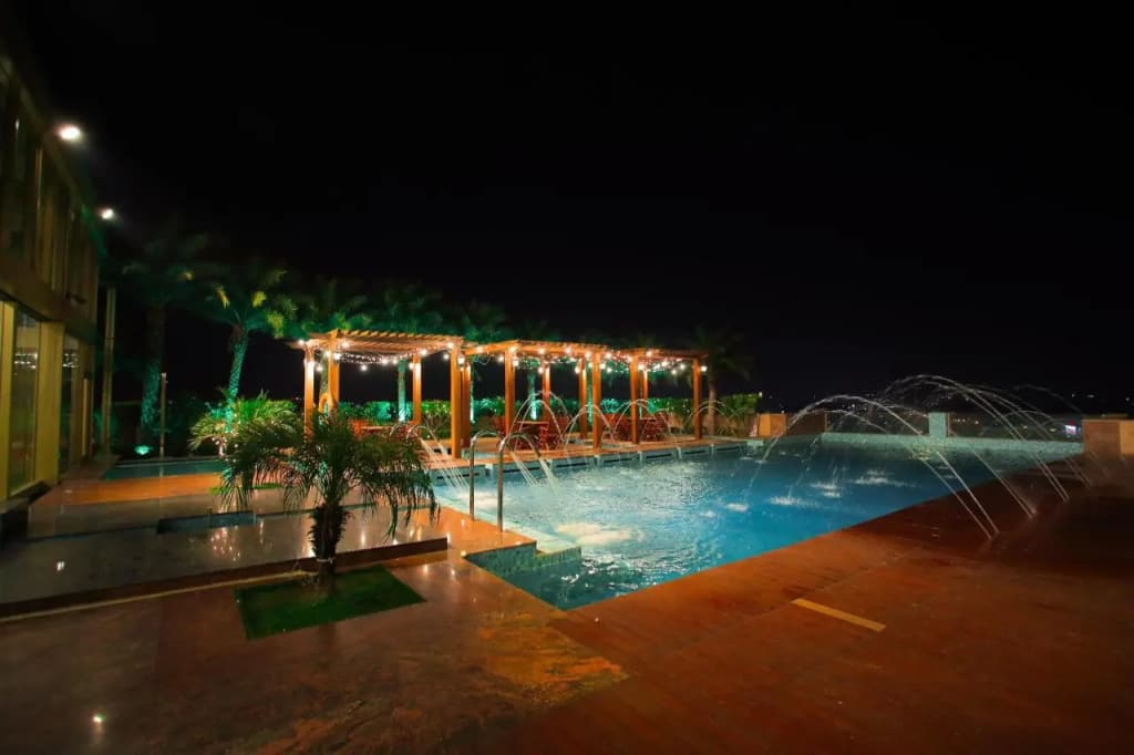 Seven Seas Hotel - photo 45