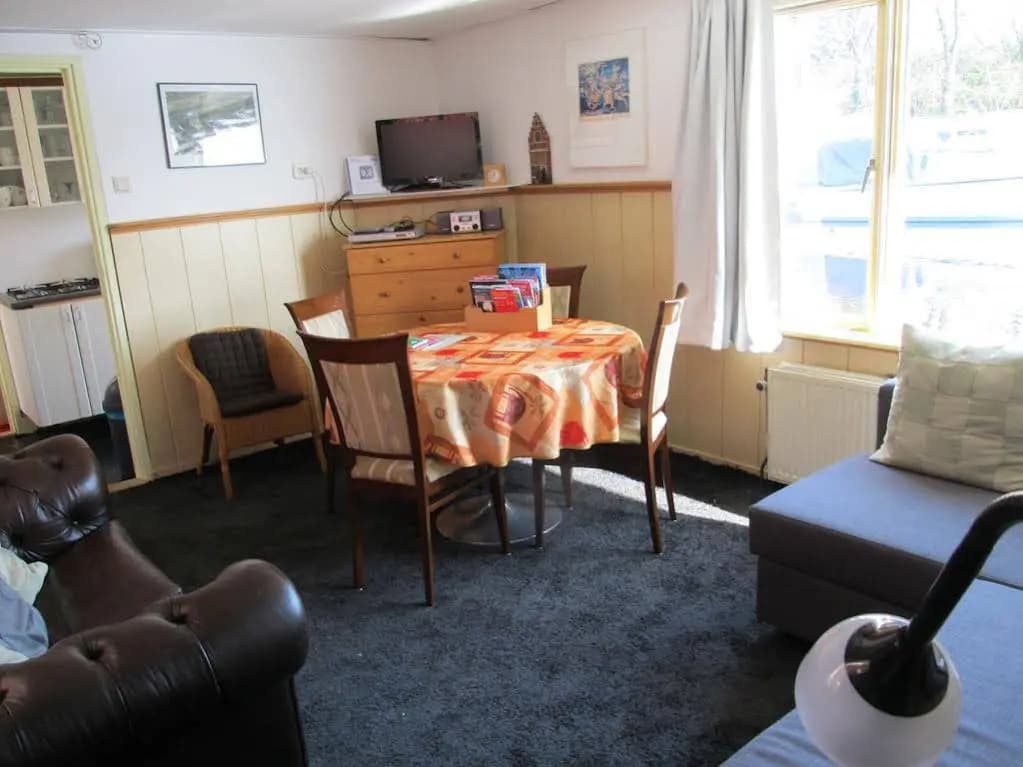 Houseboat under the Mill - photo 4