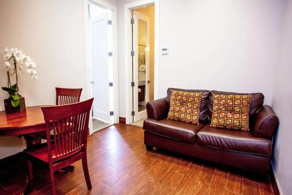 Aura Hotel Brooklyn - photo 13