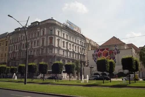 Rebecca Apartment next to Synagogue - main photo
