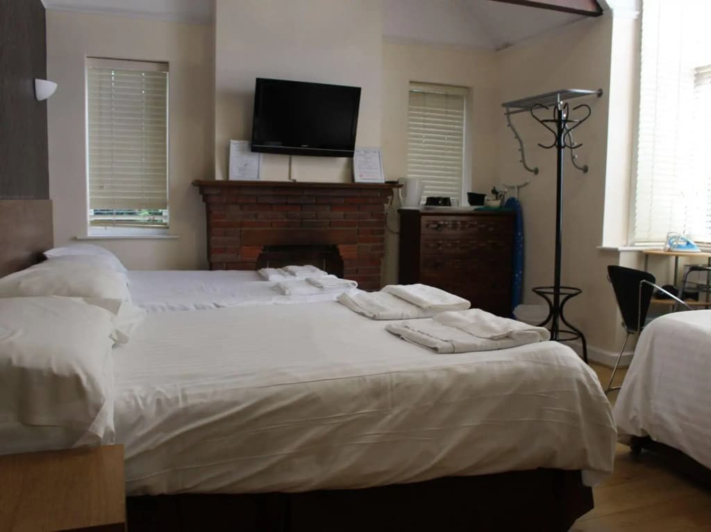 Debden Guest House - photo 37