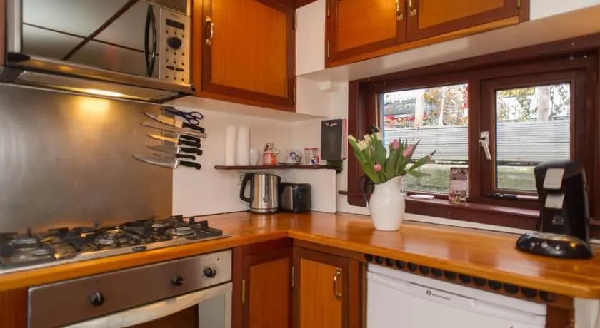 Noah's houseboat Amsterdam - main photo