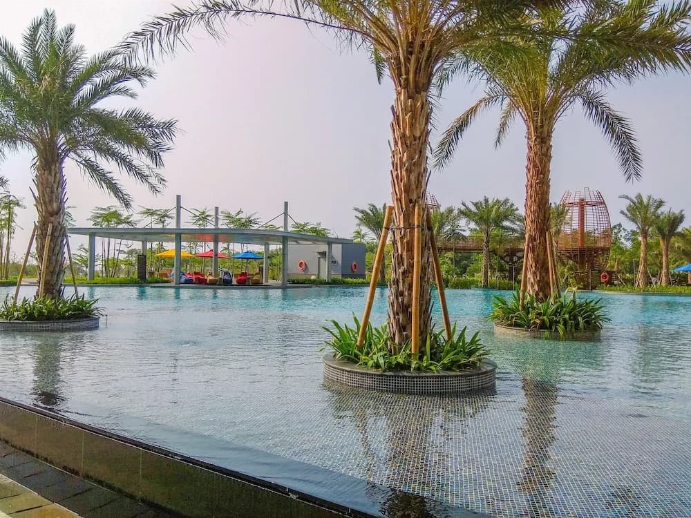 Exclusive and Great Location 1Br Gold Coast Apartment Near Pik - photo 6