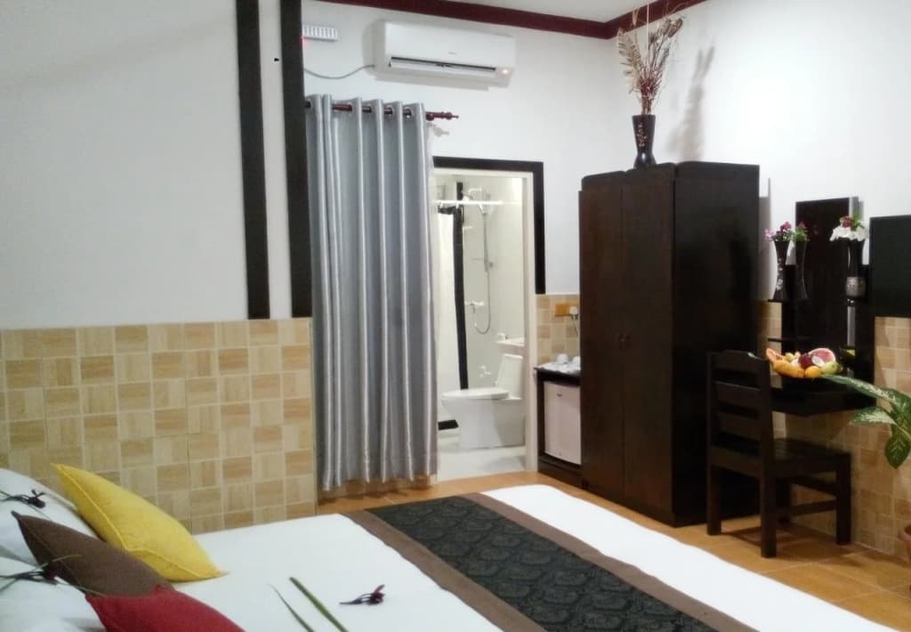 Equator Beach Inn - photo 3