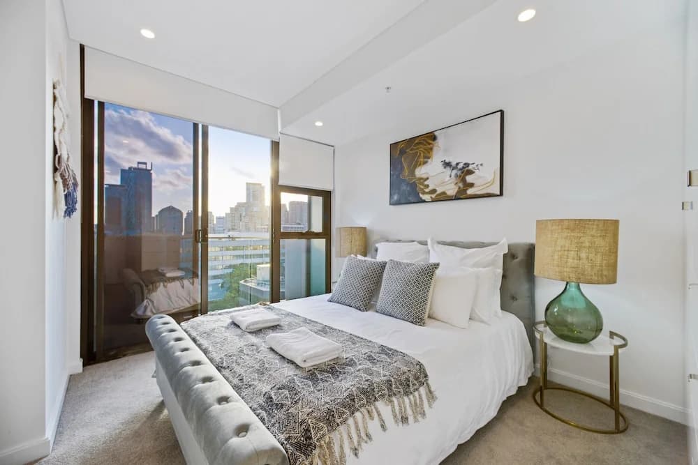 HomeHotel Luxurious Immaculate 3 Bed Apt - photo 4