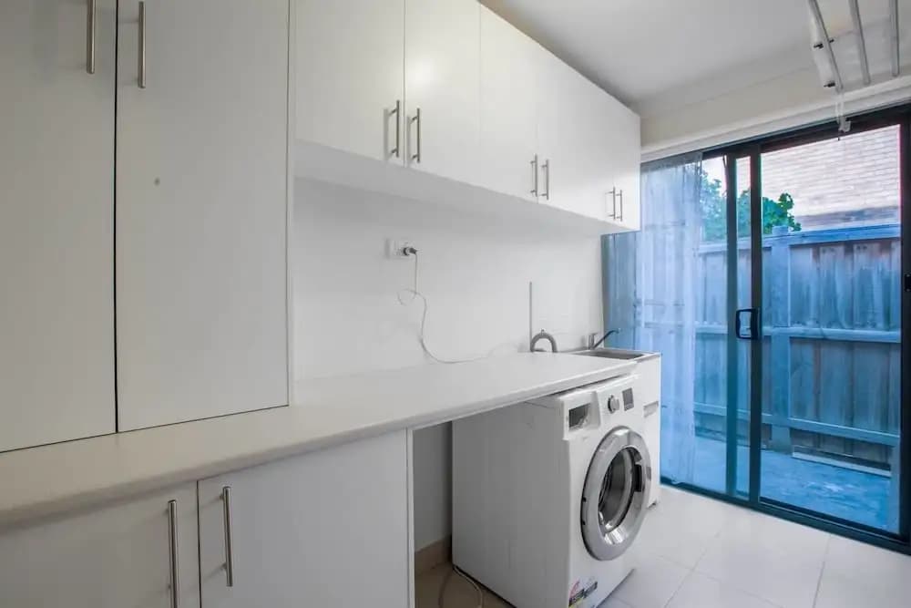 Lightful Charming House With Free Parking - photo 10