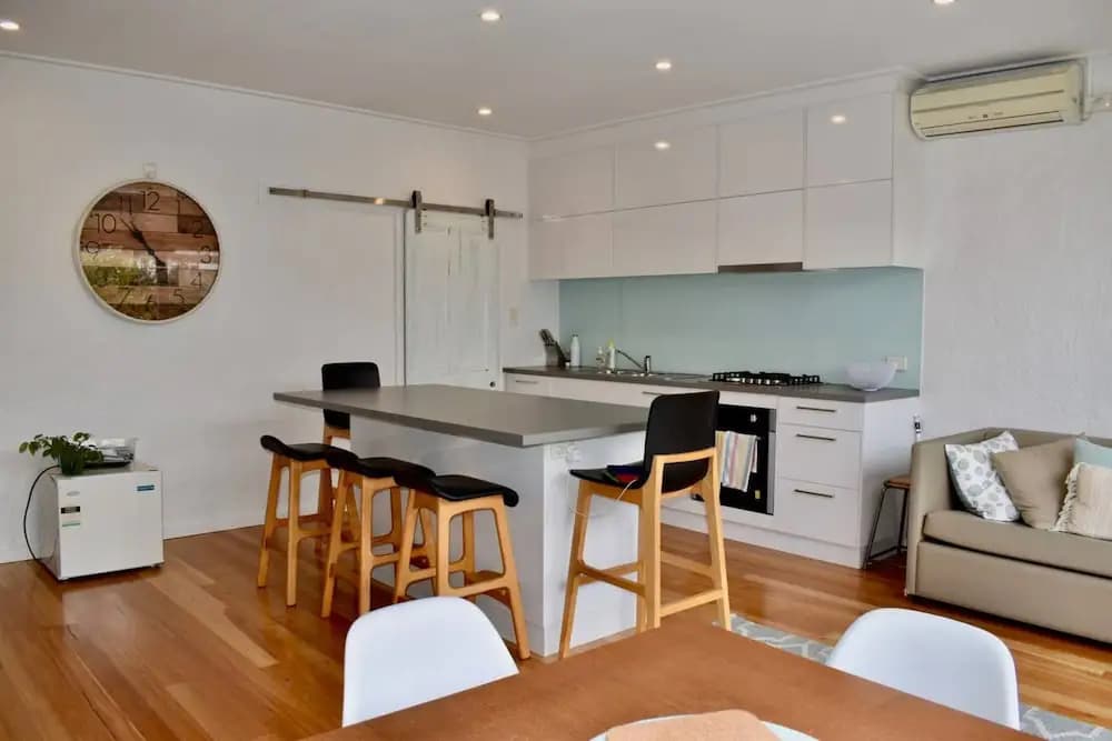 Charming Terrace House on Tree Lined Street - photo 14