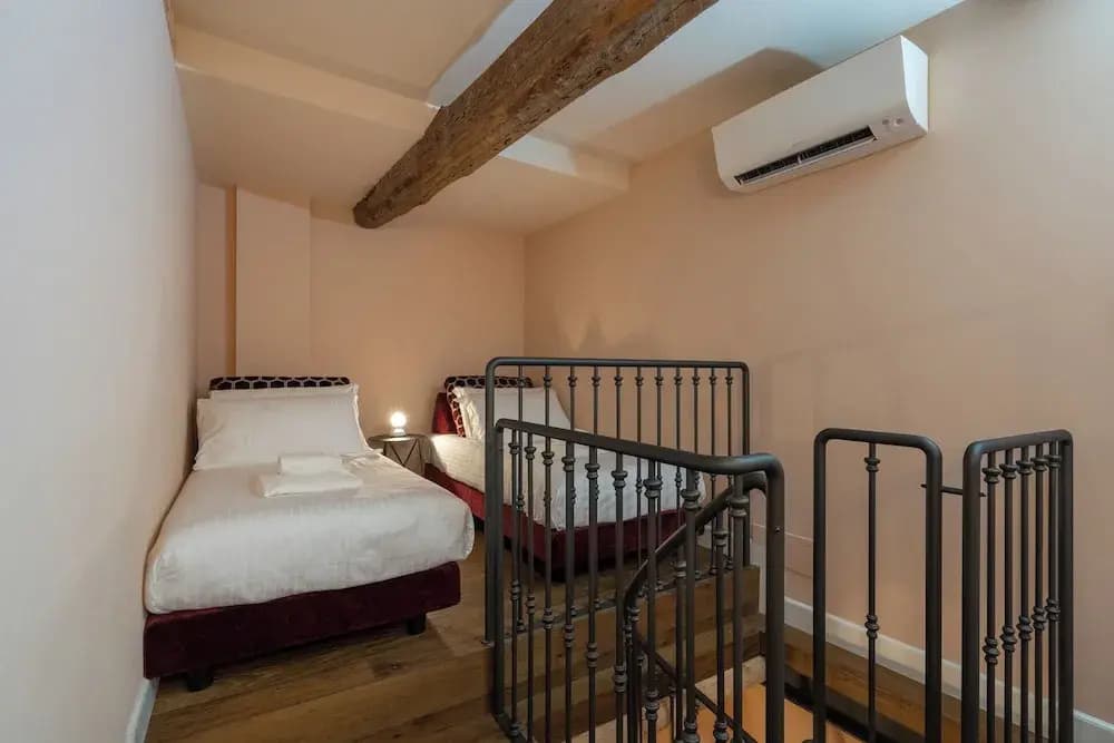 Ca' Longo Palace Apartments - photo 12