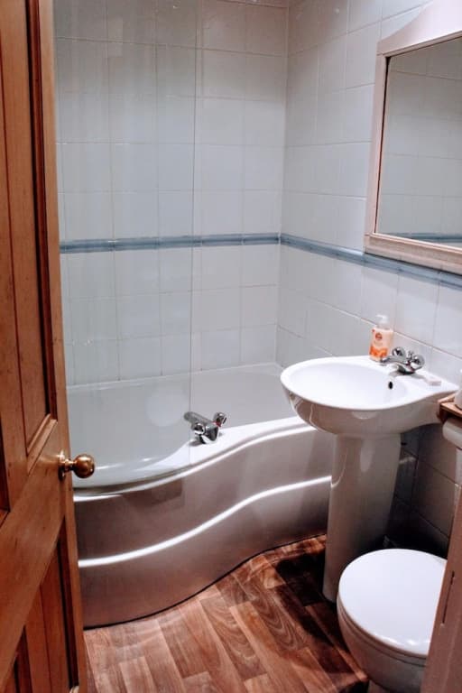 2 Bedroom Flat In City Centre - photo 17
