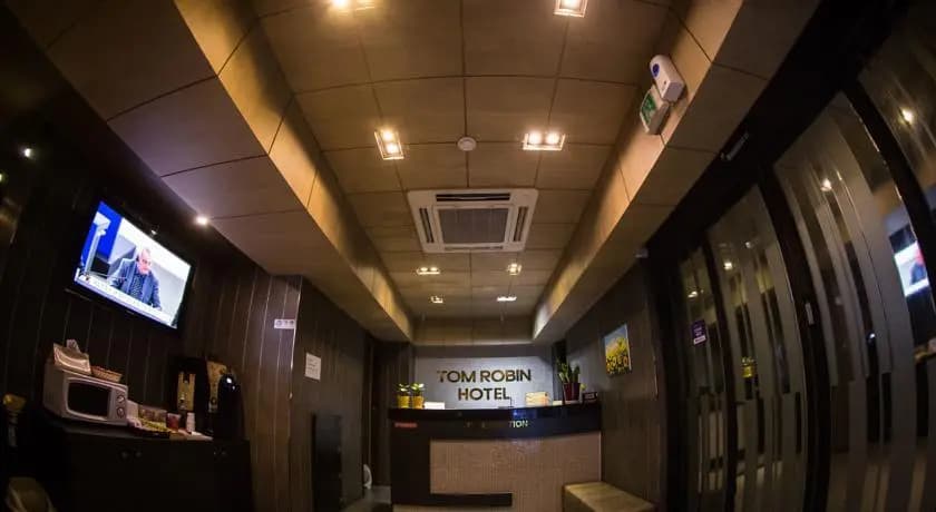 Tom Robin Hotel - photo 2