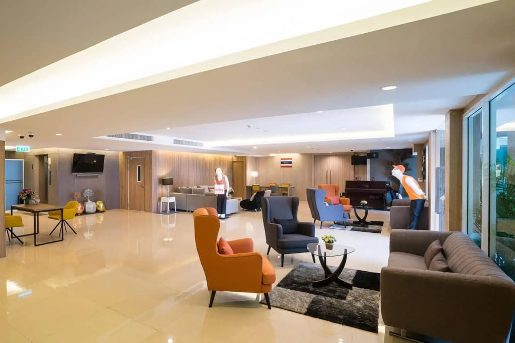 Beyond Suite Hotel - photo 2