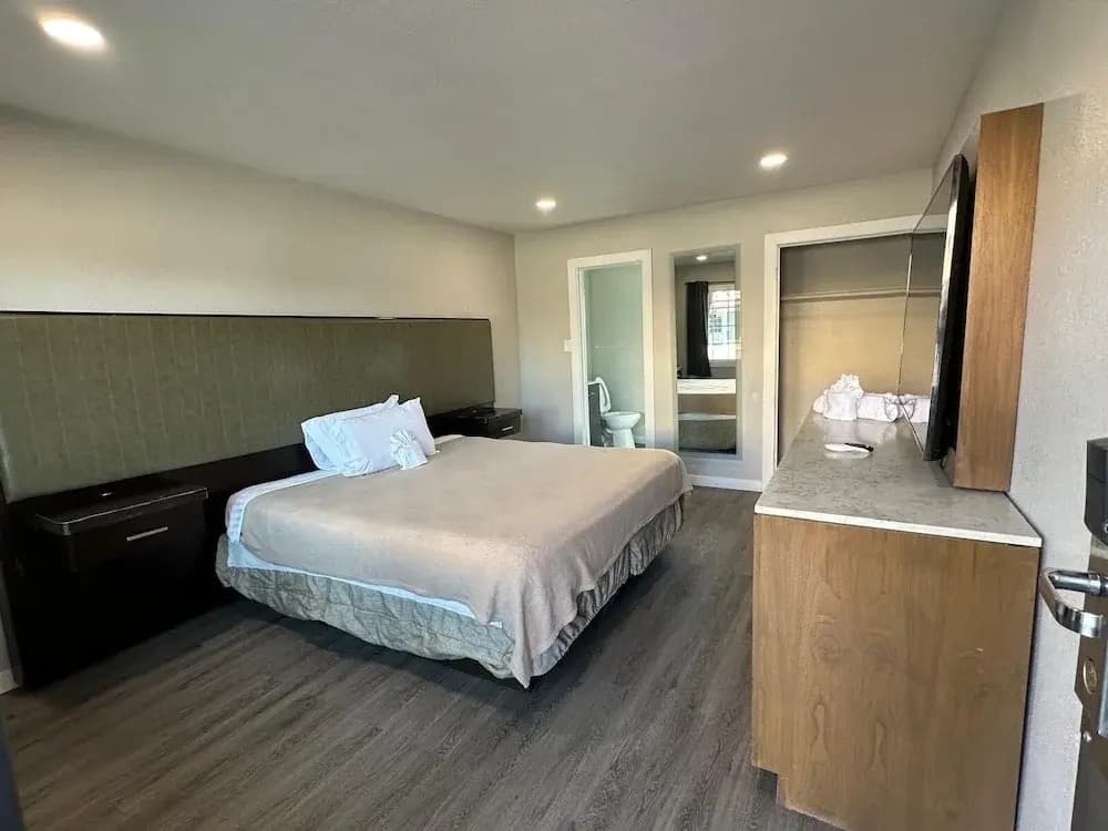 Us Motel - photo 2