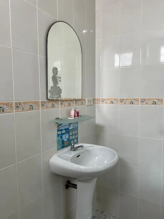 Kiwi Boutique Hotel - photo 9