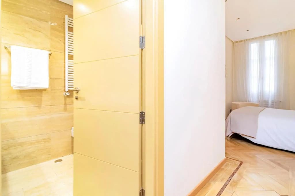 Velazquez Suites - photo 11