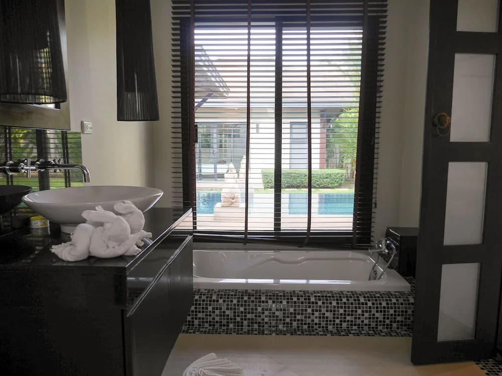 Vacation Pool Villa Naiharn Phuket - photo 8