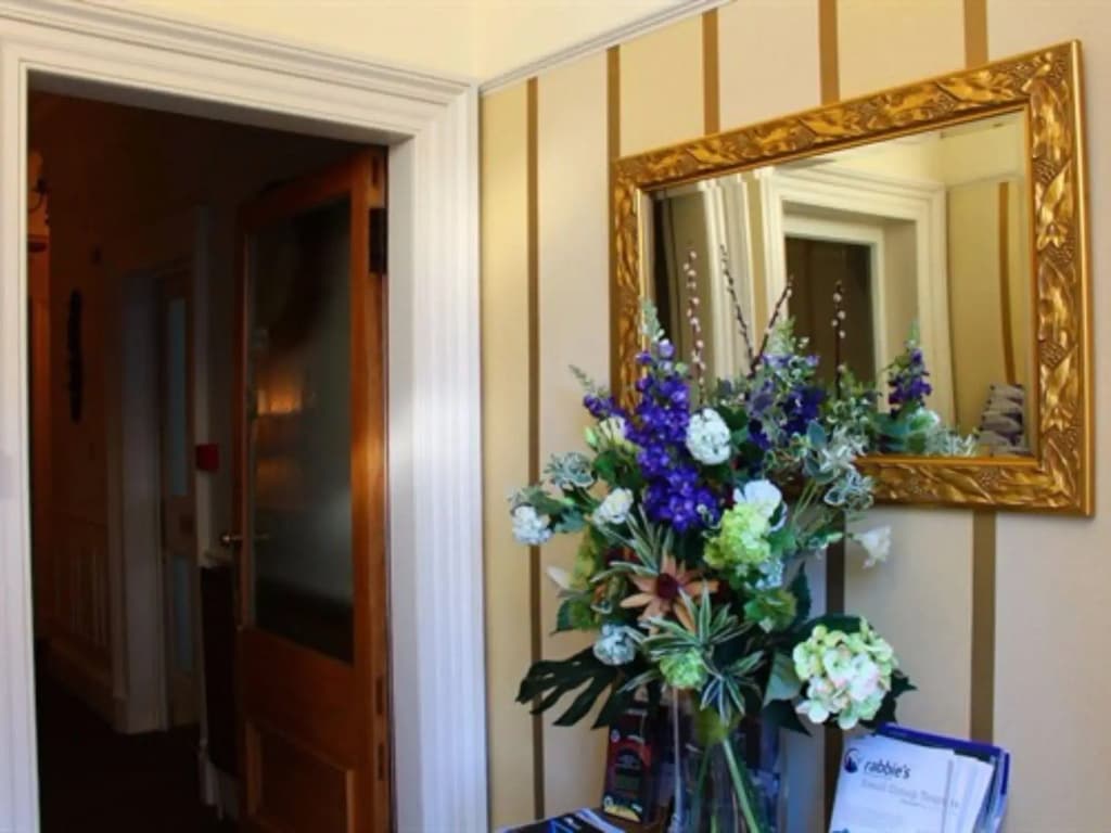 Highfield Guest House - photo 2