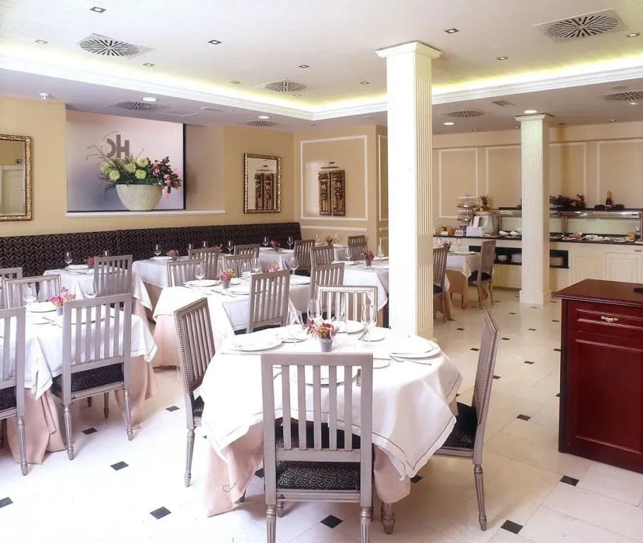 Catalonia Las Cortes Hotel - photo 26