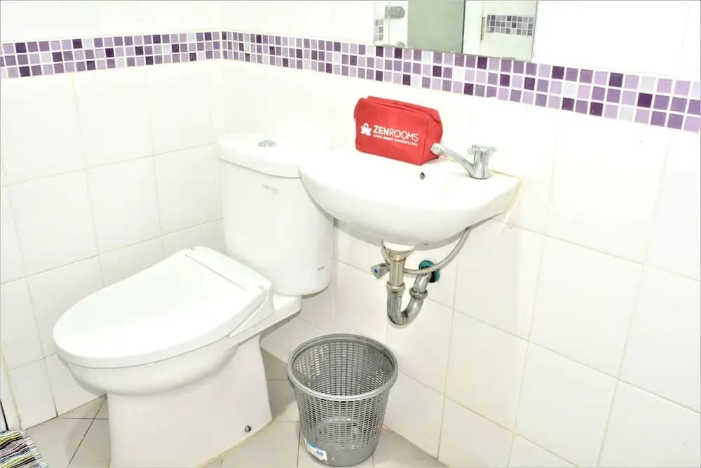 ZEN Rooms Basic Pegangsaan Kelapa Gading - photo 10