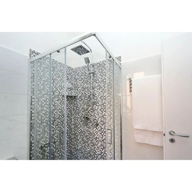 Chilling Hot Tub Suite - photo 8
