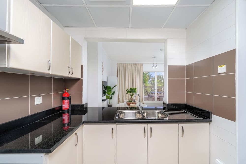 Marco Polo - Spacious Studio Lush View - photo 18