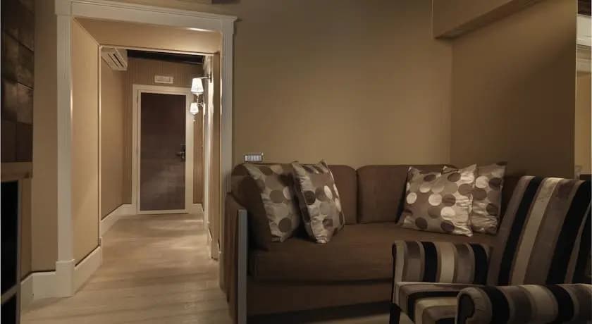 Silver Royal Suite - photo 2