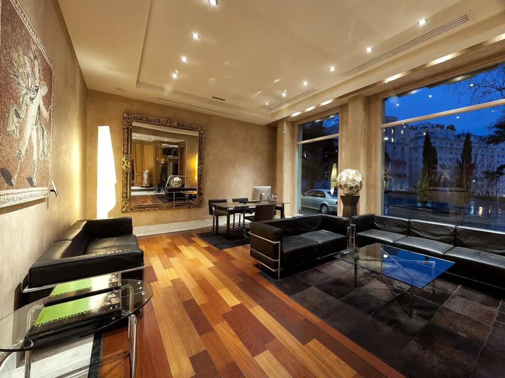 The Hotel Villa Real - photo 2