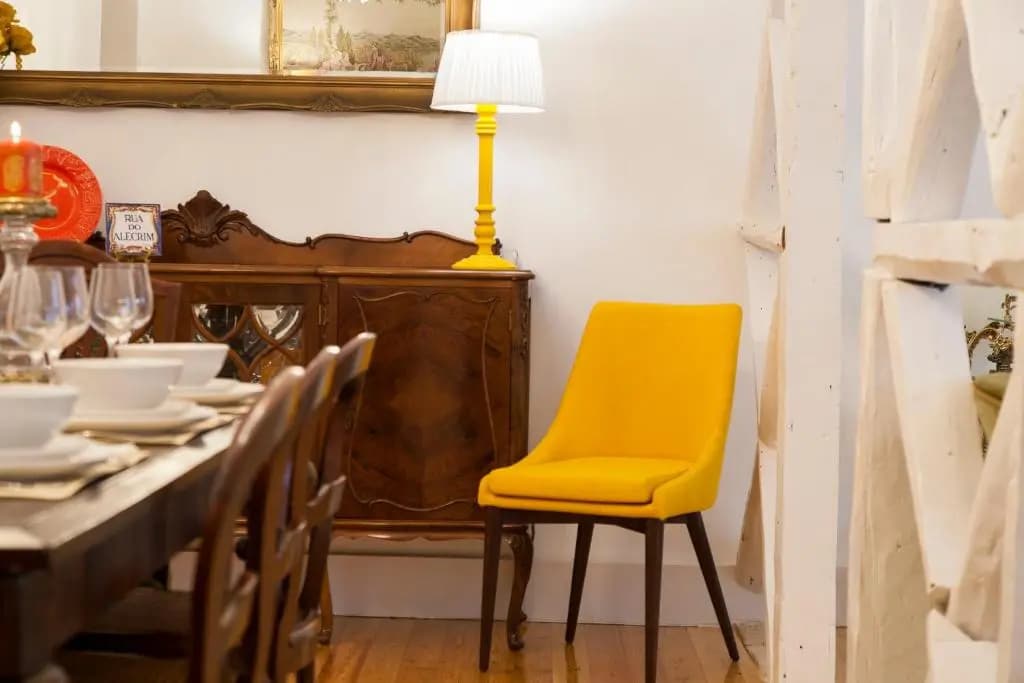 Chiado 4-Bedroom Flat - photo 11