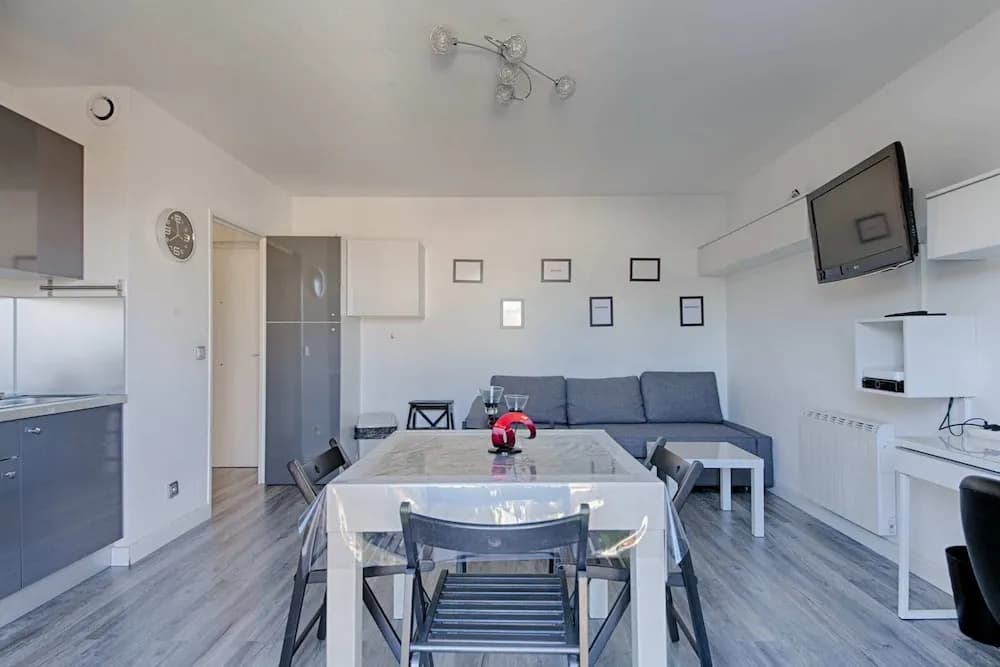 Nice 2 Room Apartment With Terrace - Vieux Nice - photo 11
