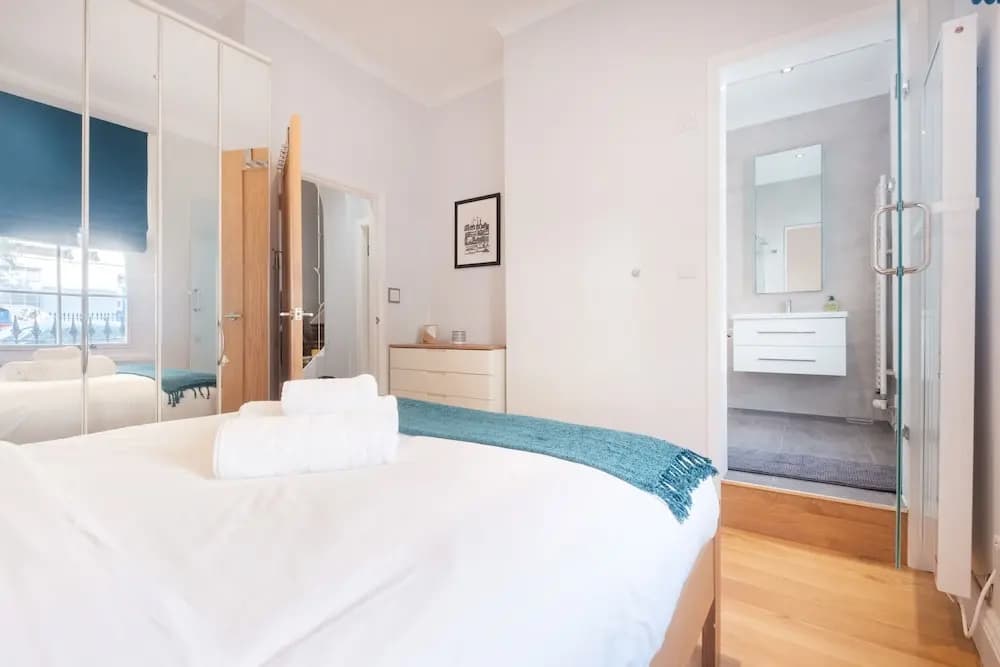 King's Cross Private Duplex - photo 3