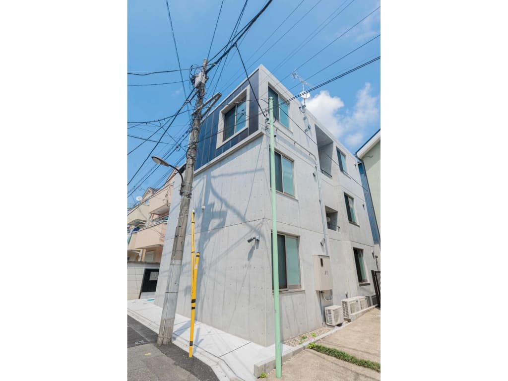 bmj Hyakunincho - main photo