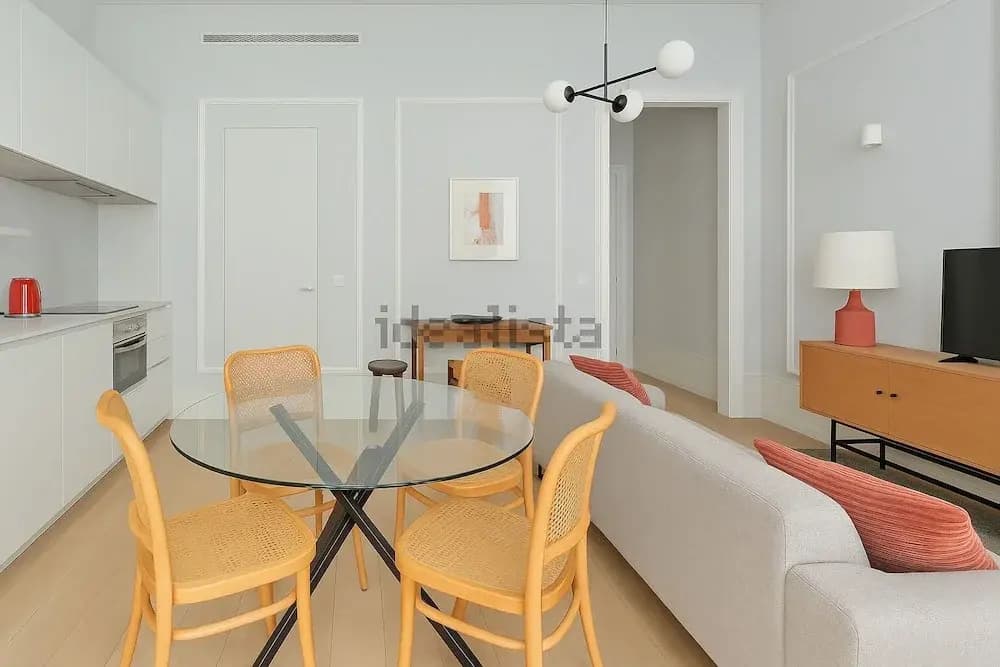 2bed flat with Balcony in Central Lisbon - photo 5