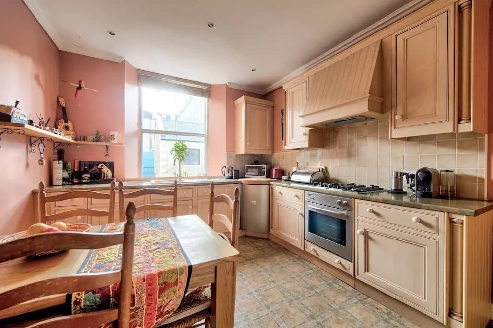 Beautiful 1 Bedroom City Centre Apartment - photo 14