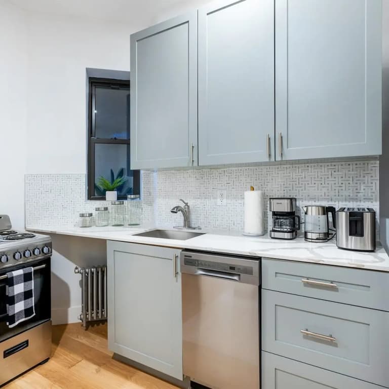 1290-3 New Renovated 2 Bedrooms in UES - photo 11